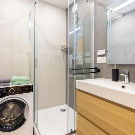 Ice Hockey 2 Bedroom 公寓 *